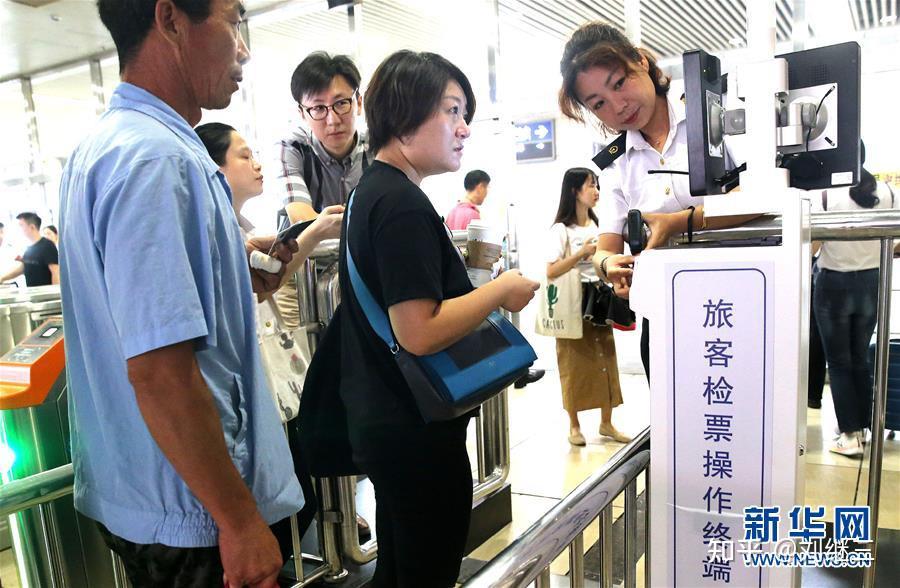 招投标名称叫"铁路半自助柱式检票机,别名叫"人工通道半自动快速验票