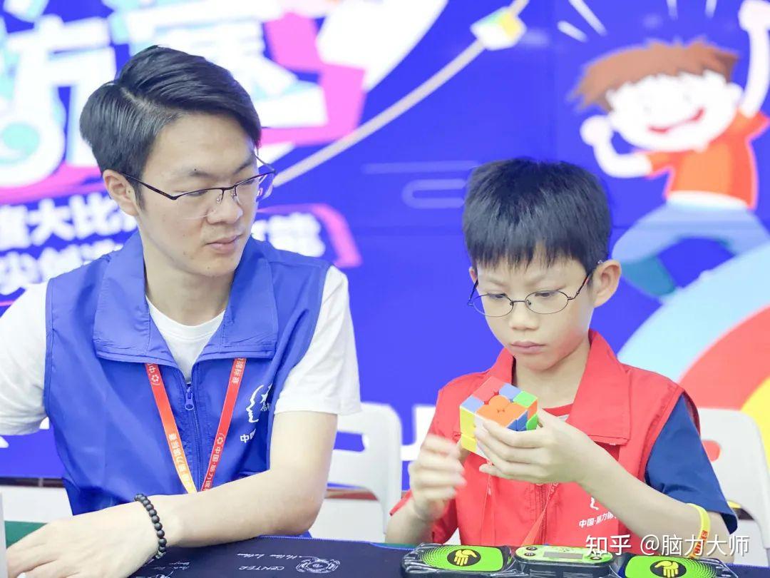中国脑力锦标赛千人魔方赛在广州总部圆满成功