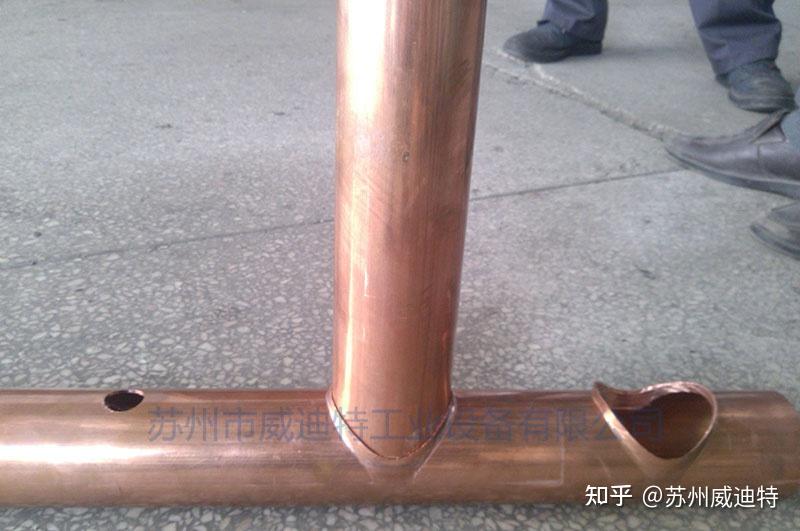 铜管扩成喇叭口后一根可以插入另一根,增大接触面积,焊接的时候更容易
