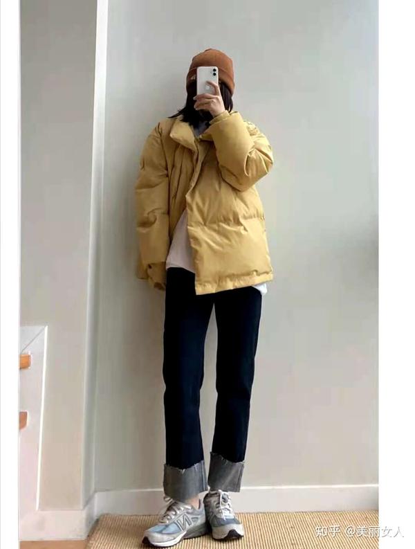 短款羽绒服怎么搭配裤子鞋子