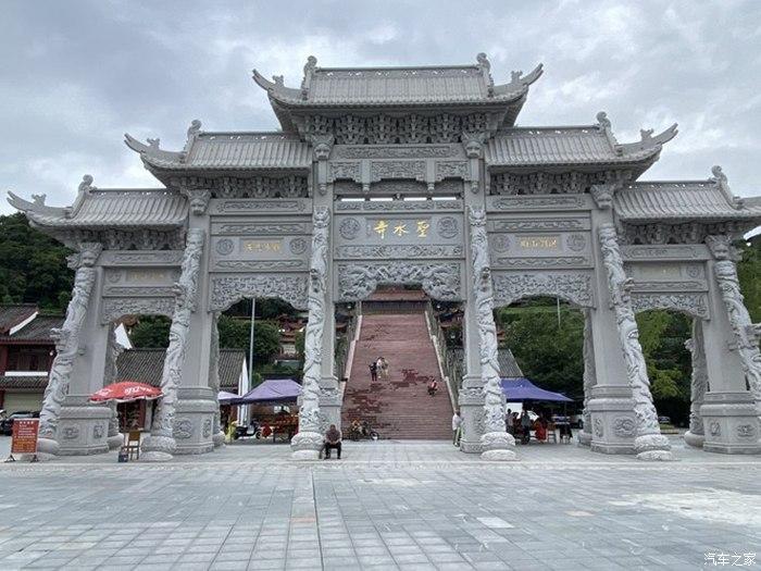 9月份是旅行季趁着天晴探寻圣水寺汉