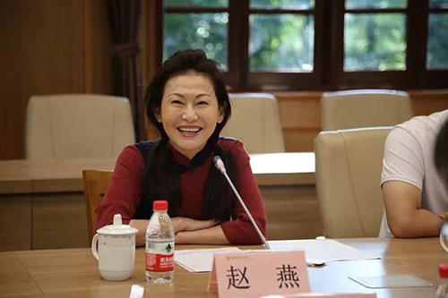 中国女富豪赵燕:掌控着女明星的"命脉"