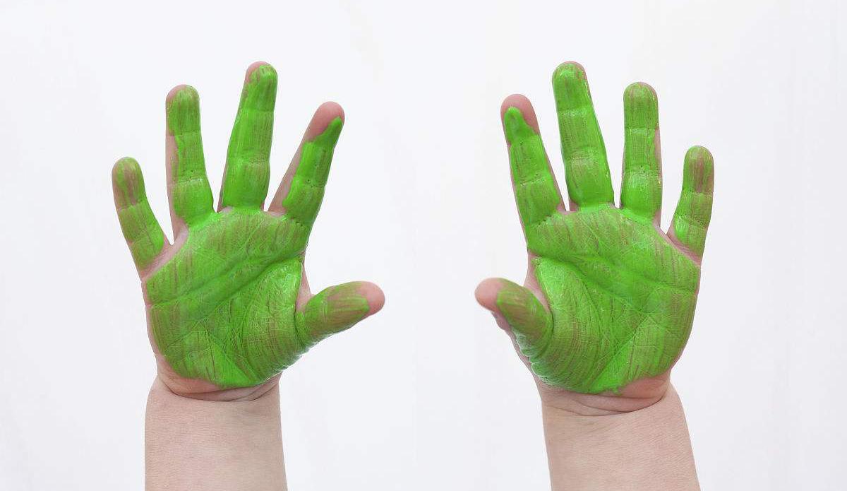 原文:i am a green hand. 译文:我是一只绿手.