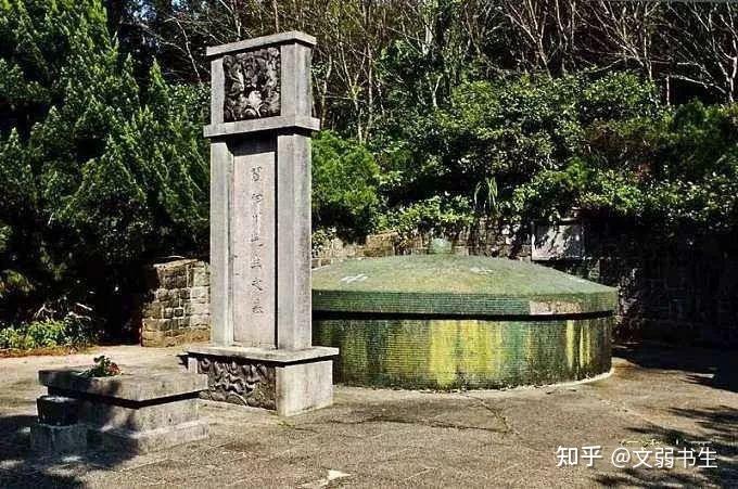 阎锡山墓比起阎锡山和胡宗南"狡猾"的何应钦在去台湾前,就开始"未雨