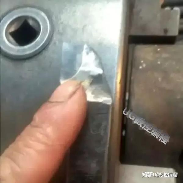 厂里新来的学徒工磨车刀,看了之后我彻底懵逼,这徒弟我教不了