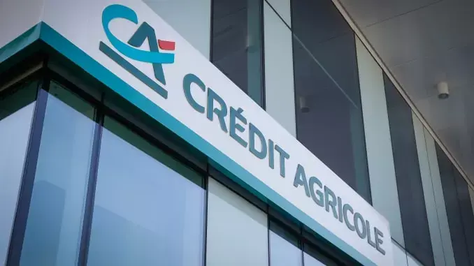 选择,学校也有跟特定的银行合作credit agricole(法国农业信贷银行)