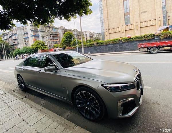 磨砂神秘银宝马m760li xdrive v12 运动套装,成都提车