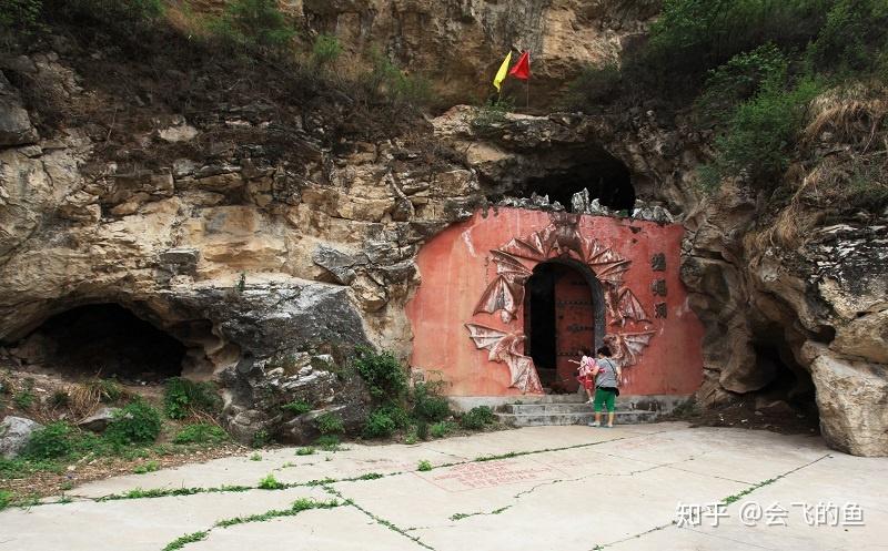 桃花山自然风景区位于灵丘县红石楞乡沙湖门村太白巍山脚下,是国家aaa