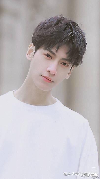 如何评价罗云熙?
