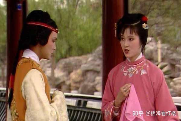 再加上她年纪小——李纨来了,可没带儿子贾兰,当然是因为年