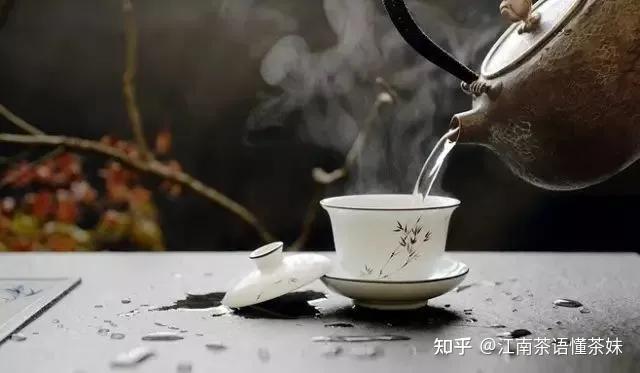 淡淡的茶香,悠悠的古韵,灵性般的赋予你无限的诗情画意.