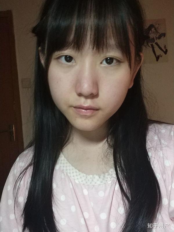 高中时素颜就好看的女生长大化妆后岂不是逆天吗?