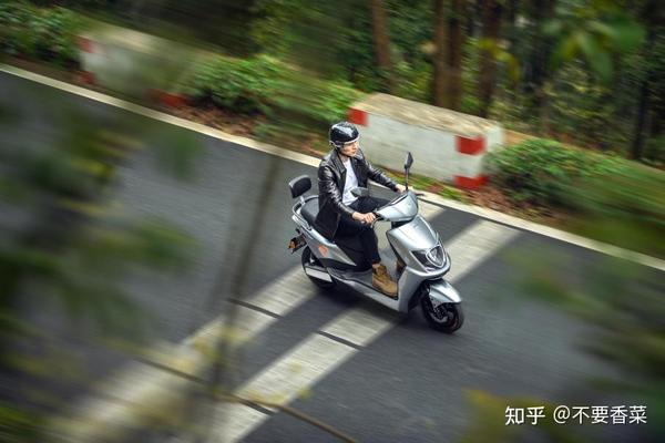 雅迪冠能2.0 t7请闭眼入