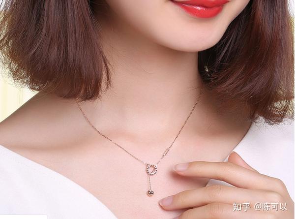 2,潮宏基 「缘心」
