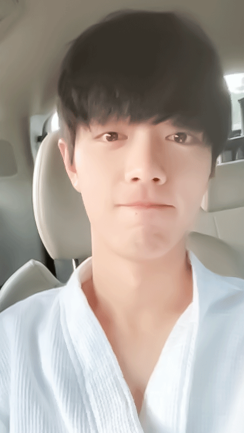 肖战的动图【全世界都亮了的治愈】 换手机所以图很少!