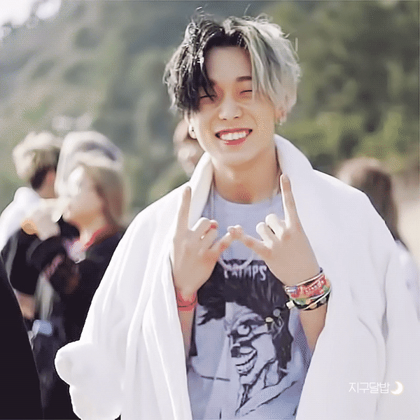 你是怎么喜欢上金知元bobby的?