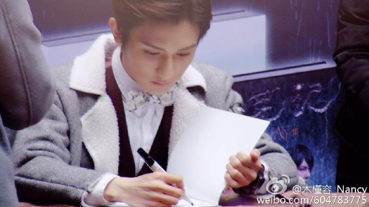 这位男士是谁?从初中看耽美同人文频频发现贴