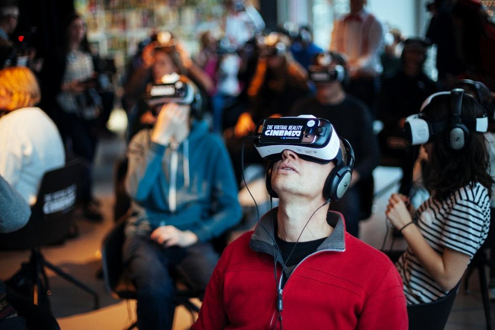 第一家 VR 电影院开业了,这场战争的前哨已经响起 | NEXT Big - 知乎