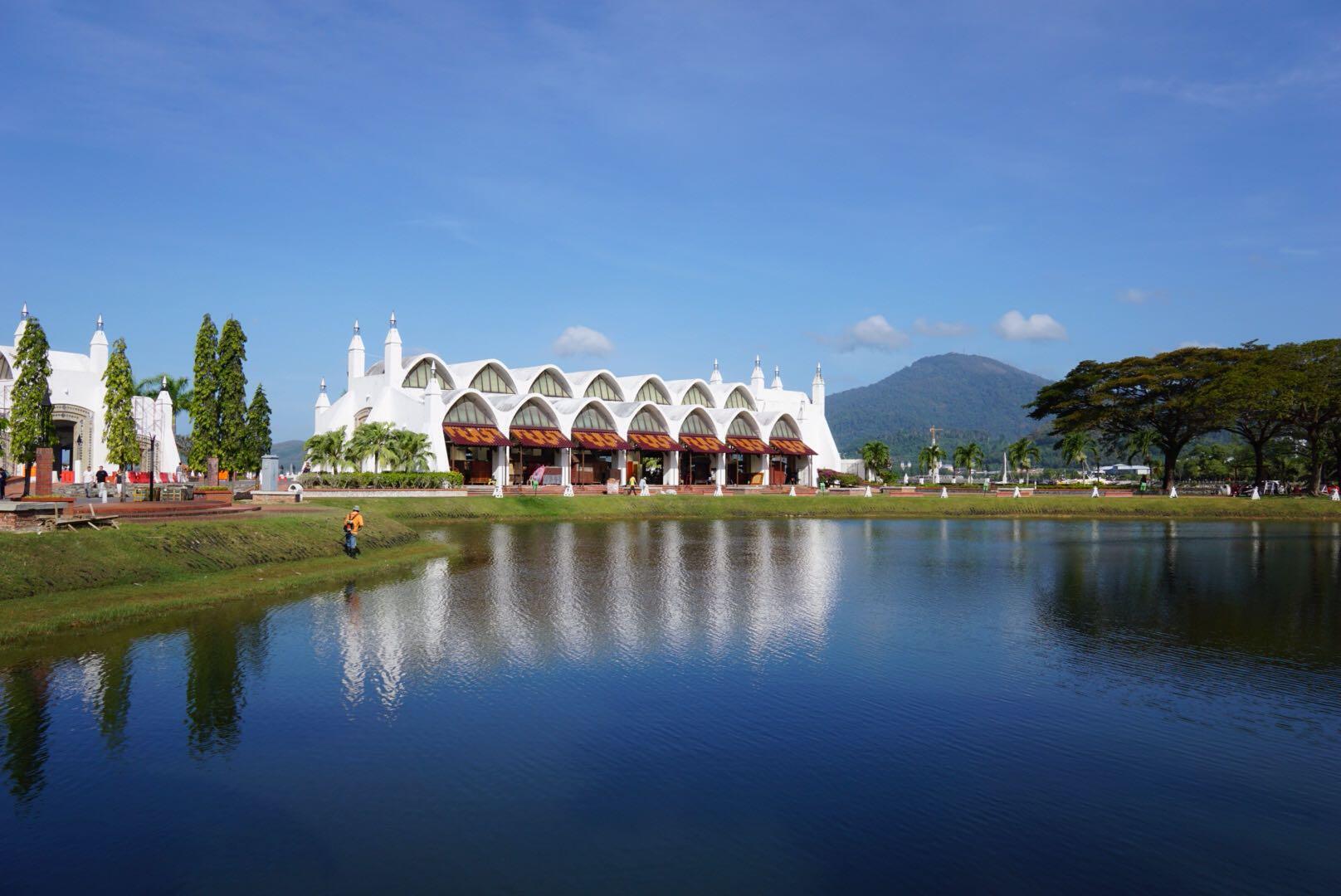 sony a6000l 和 富士x100t该如何选择? - 暖白光