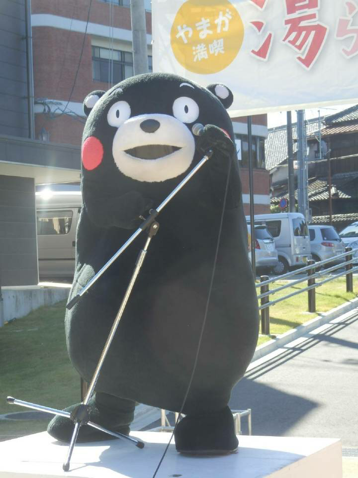 一个人去KTV唱歌是什么体验?