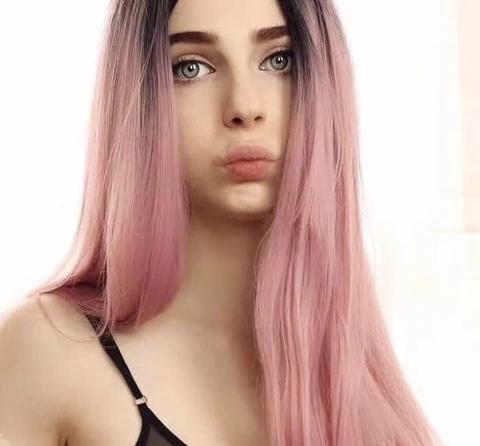 满星影库 的想法: 黑暗界女星—Little Reislin | 来自拉脱维亚里加的模特新秀Little Reislin，出生于1999年11