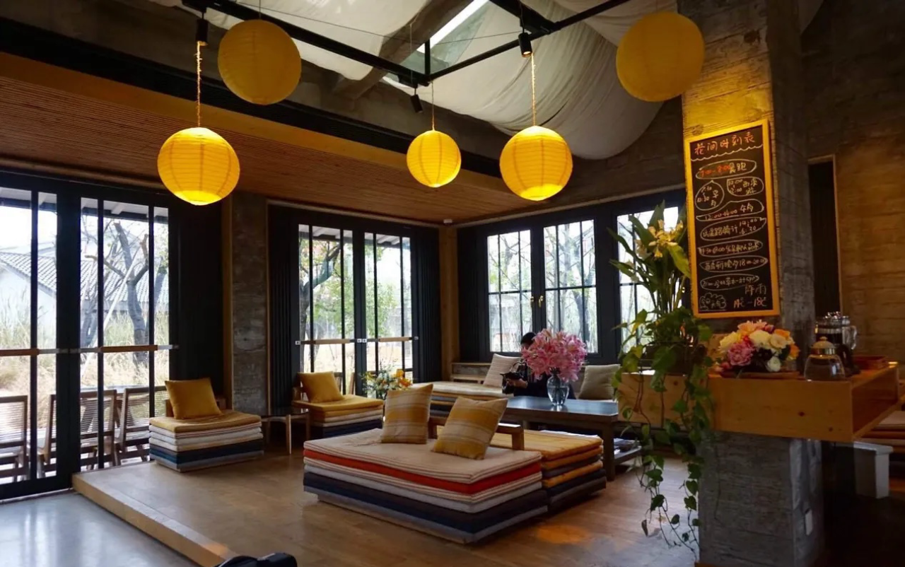 打造成了全国著名的民宿品牌彻底颠覆了传统的民宿行业它就是花间堂