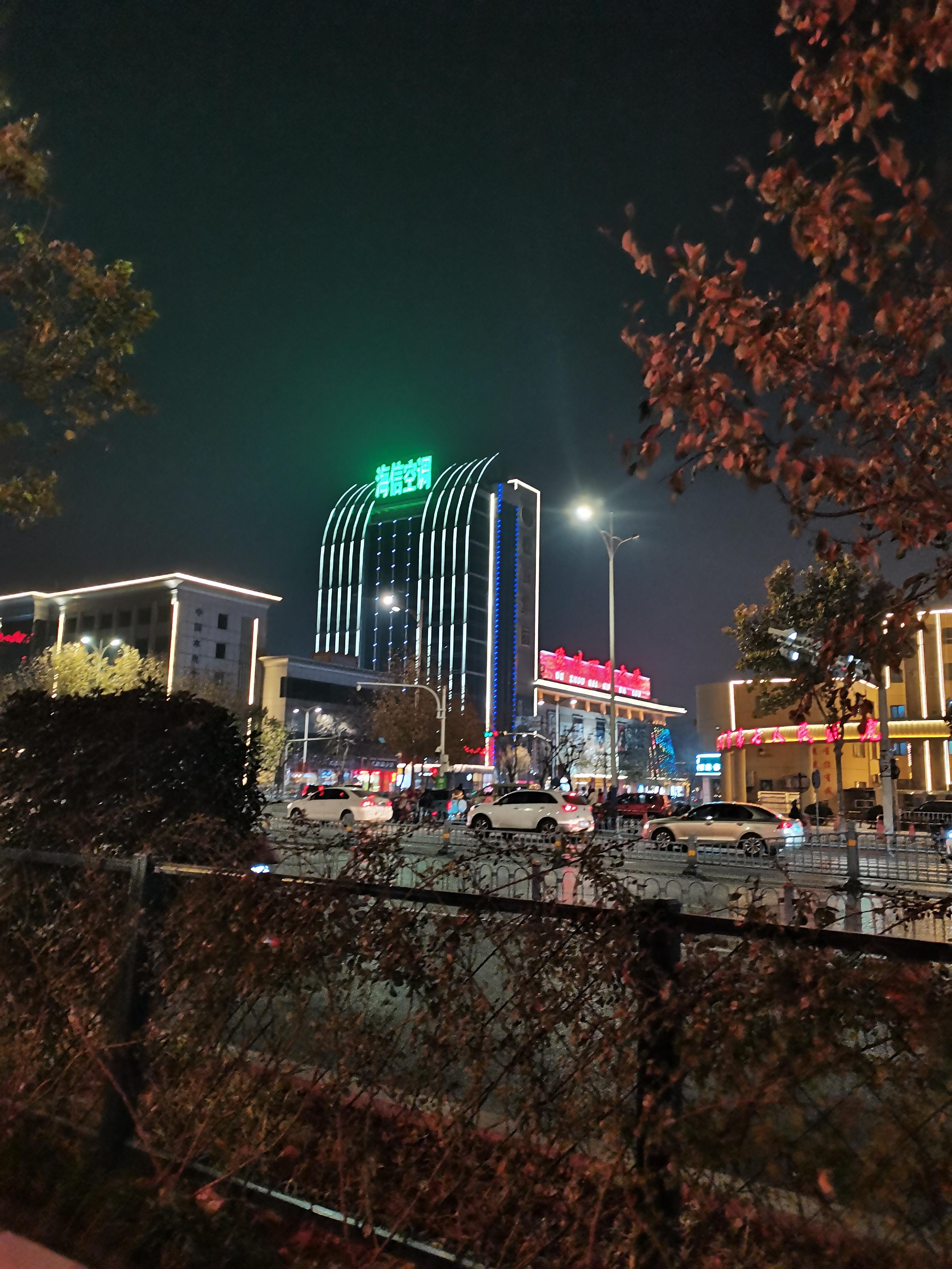 大魏哥 的想法: 德州的夜晚 | 99所在城市:德州市 br>90city walk