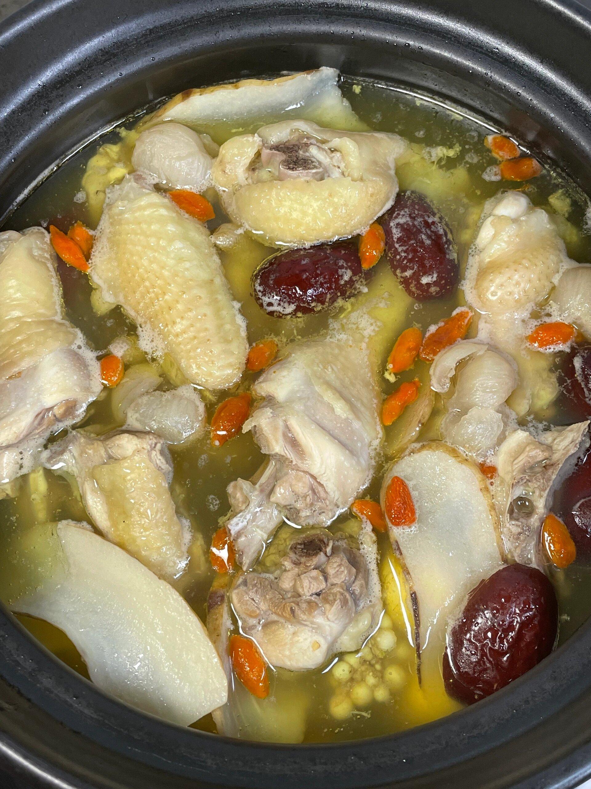 天麻土鸡汤!滋润鲜甜!太好喝了!