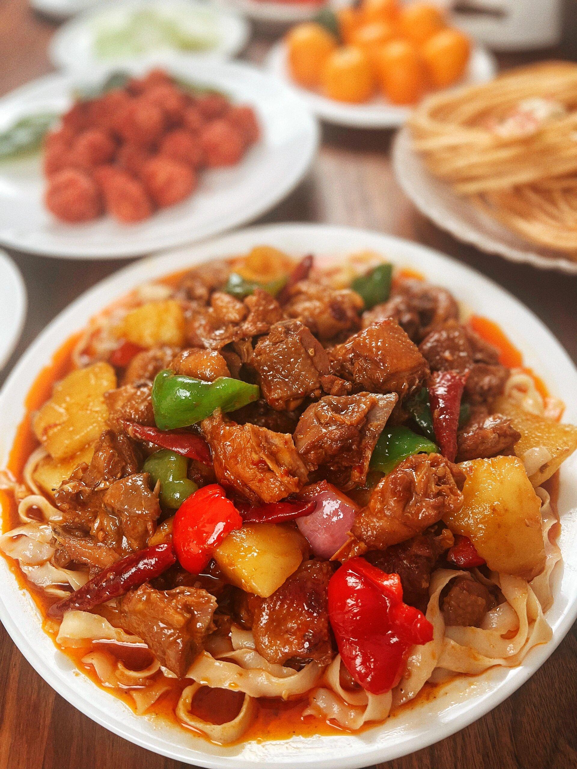 蓝雨宸 的想法 年夜饭不可错过的特色美食新疆大盘鸡 大盘鸡|今天