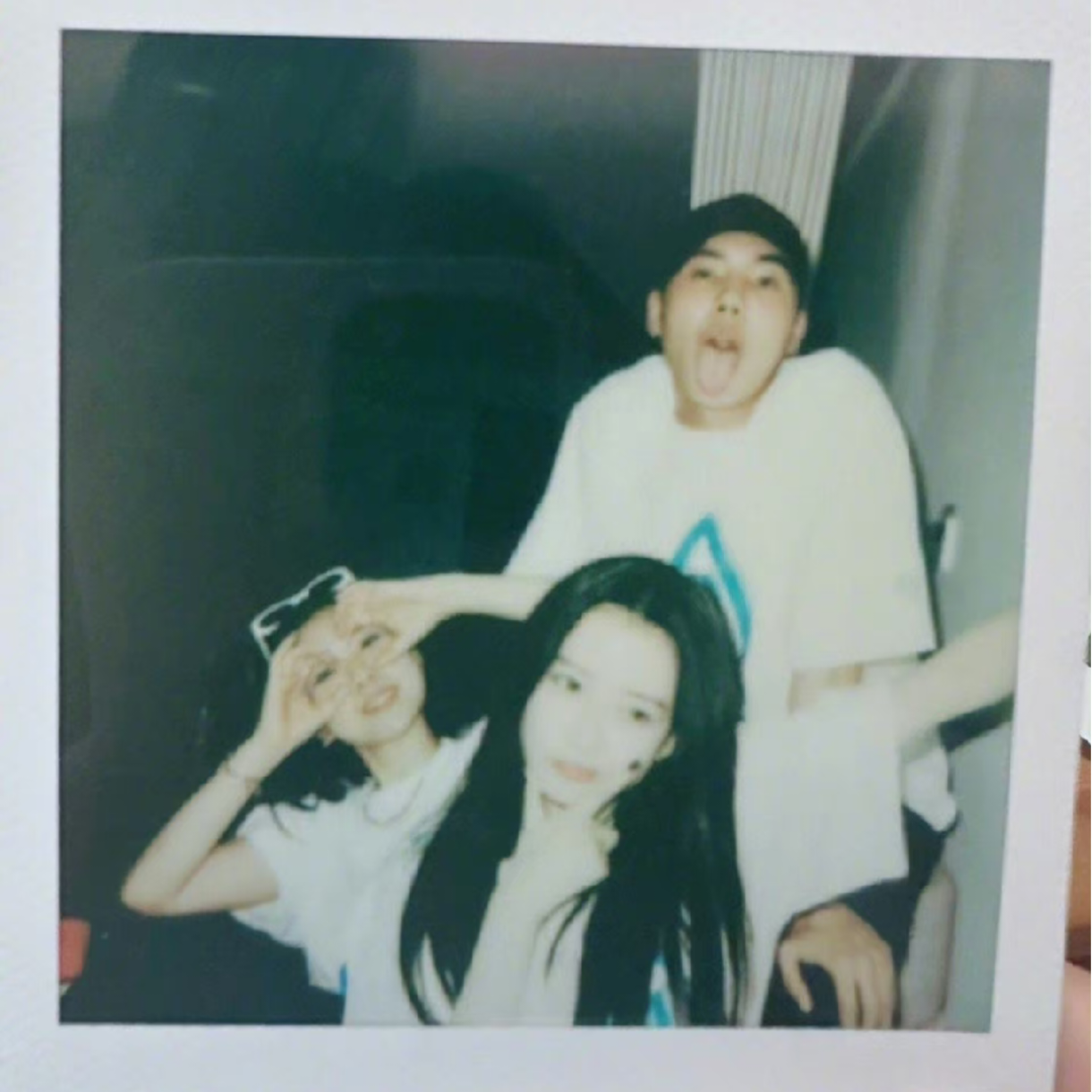 贵圈儿探姐 的想法: 孙怡回应和滕光正同游冲上热搜,网传孙怡和滕光正