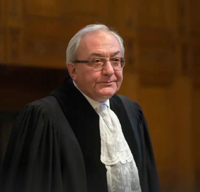 刑天唐伯志 的想法: 俄罗斯法官基里尔·格沃尔吉安 (kirill