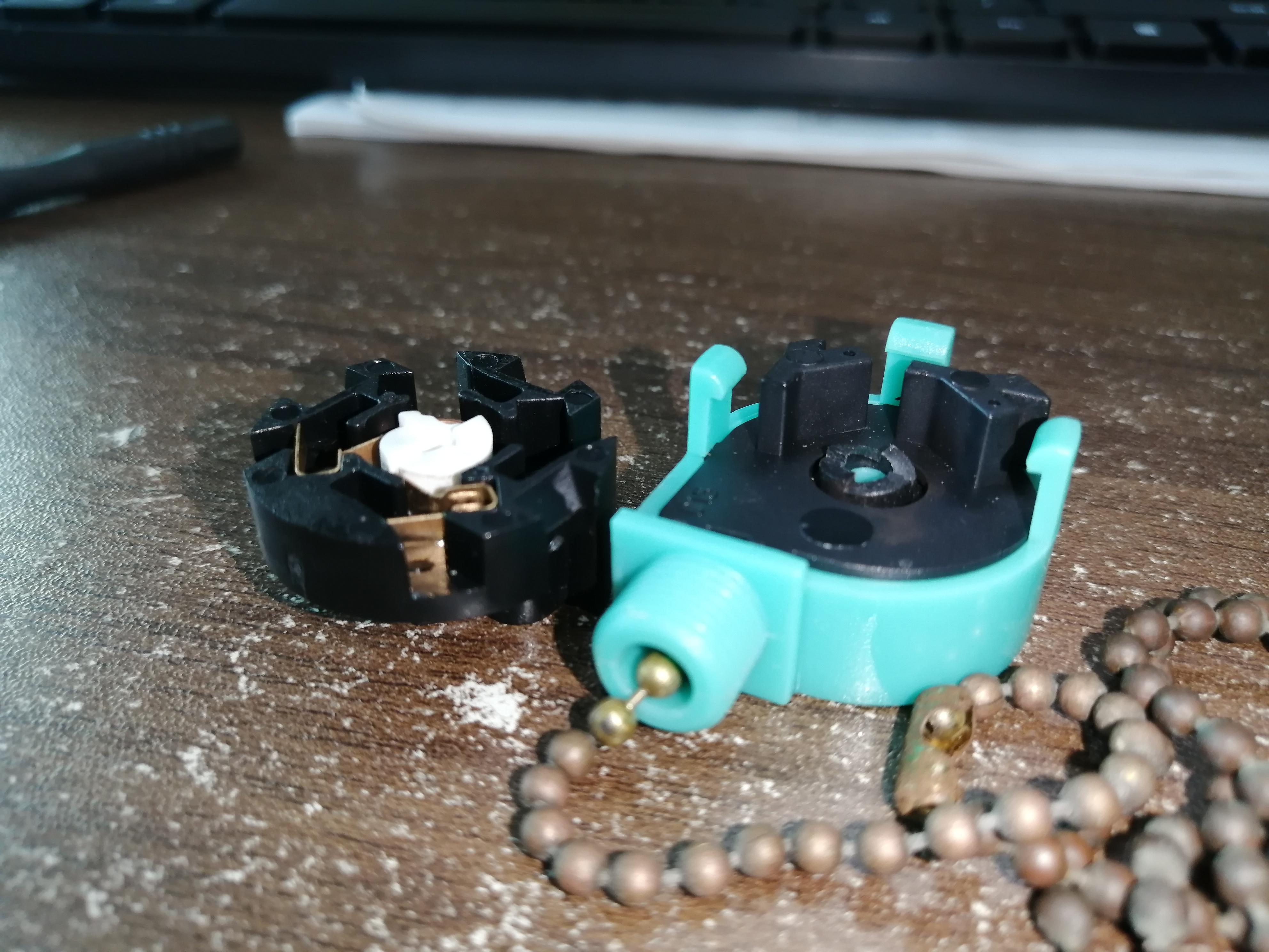 五色去鹰 的想法: 吊扇灯风扇三档拉绳开关拆解