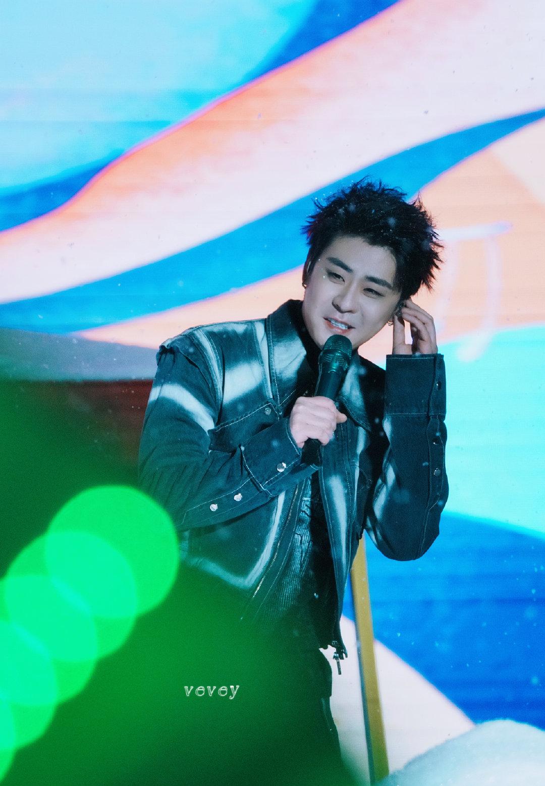 开心果 的想法: 张云雷济宁音乐节 | 风雪中你留下极致的浪漫难忘的