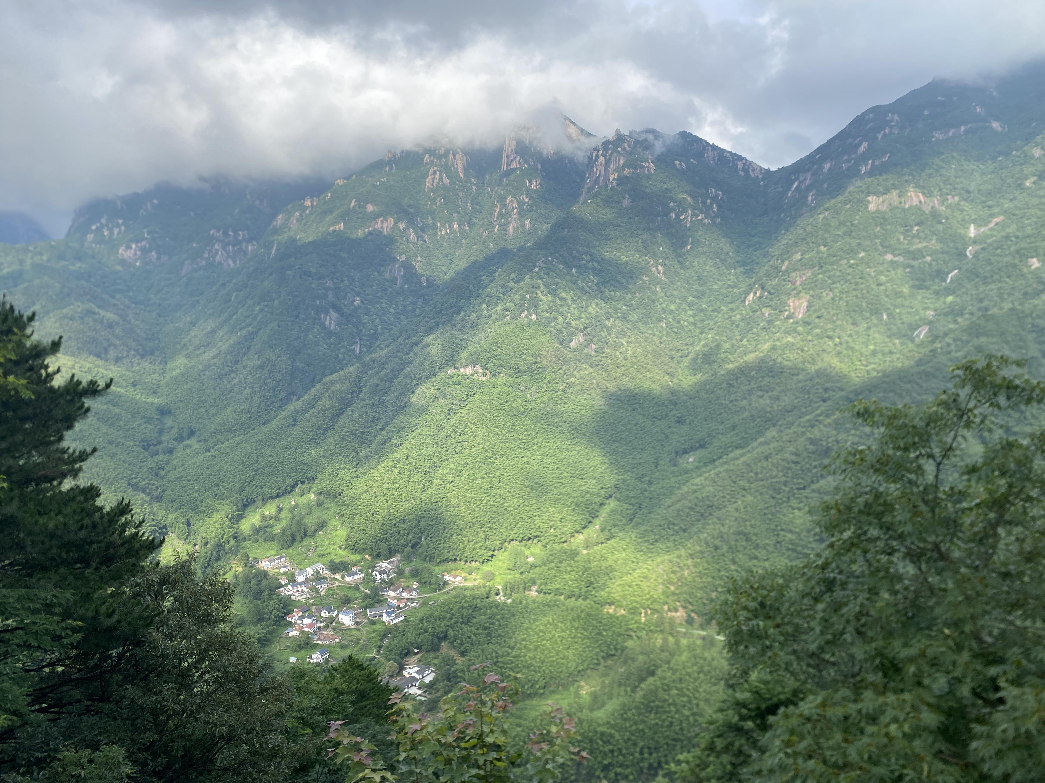 vvuser 的想法: 九华山卧佛 | 92 拍摄装备:iphone 11pro br>99