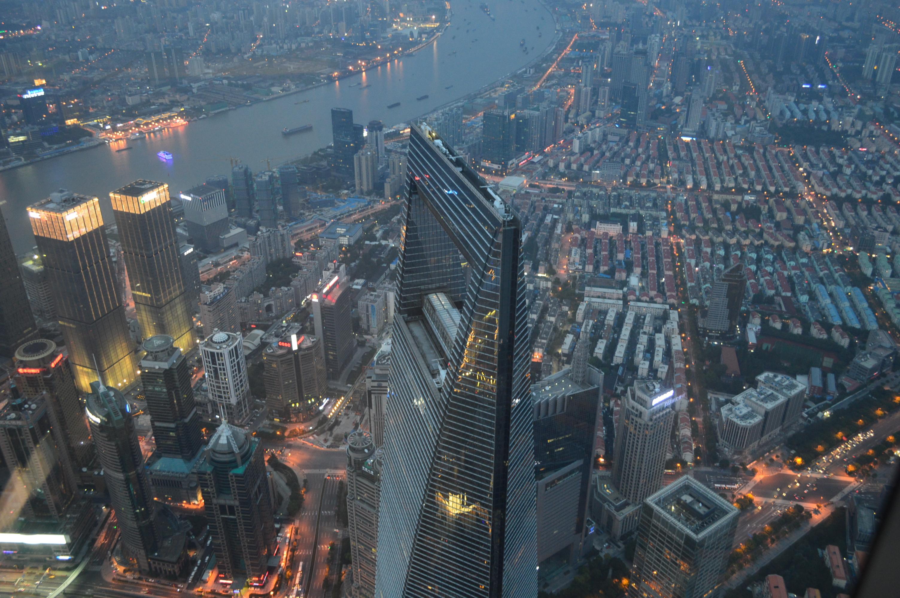 abbiat 的想法: 上海之巅俯视曾经的上海之巅