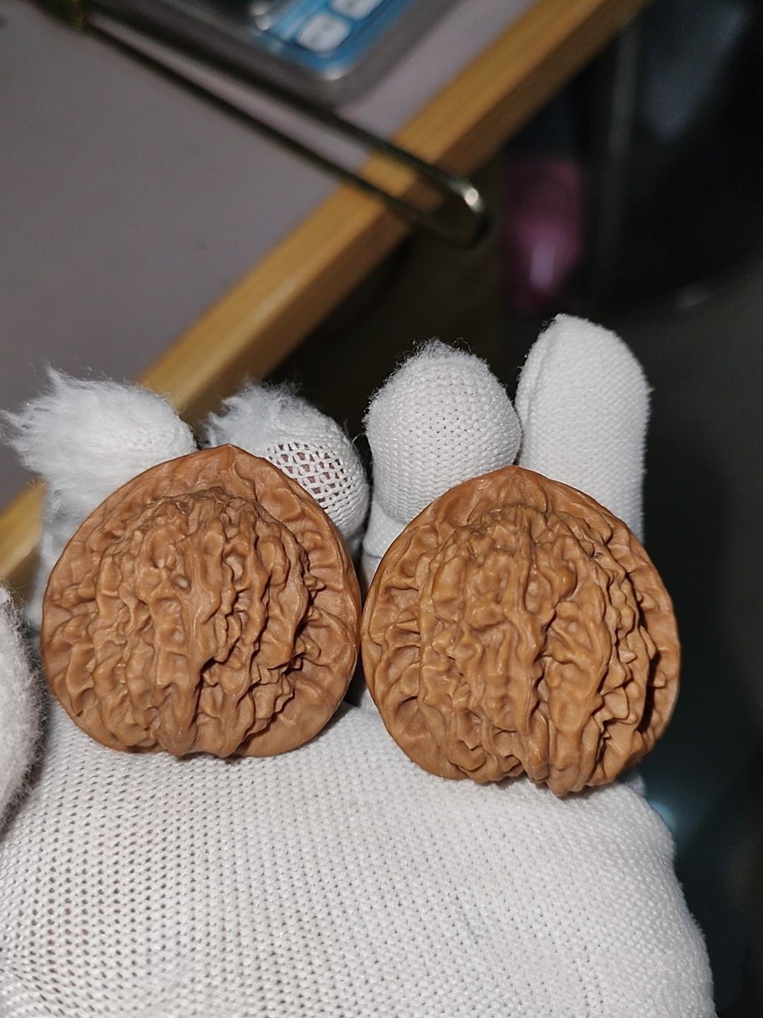 蟹邀 的想法: 文玩核桃讲解之[京八对] br> "京八对"是顶级野生文化