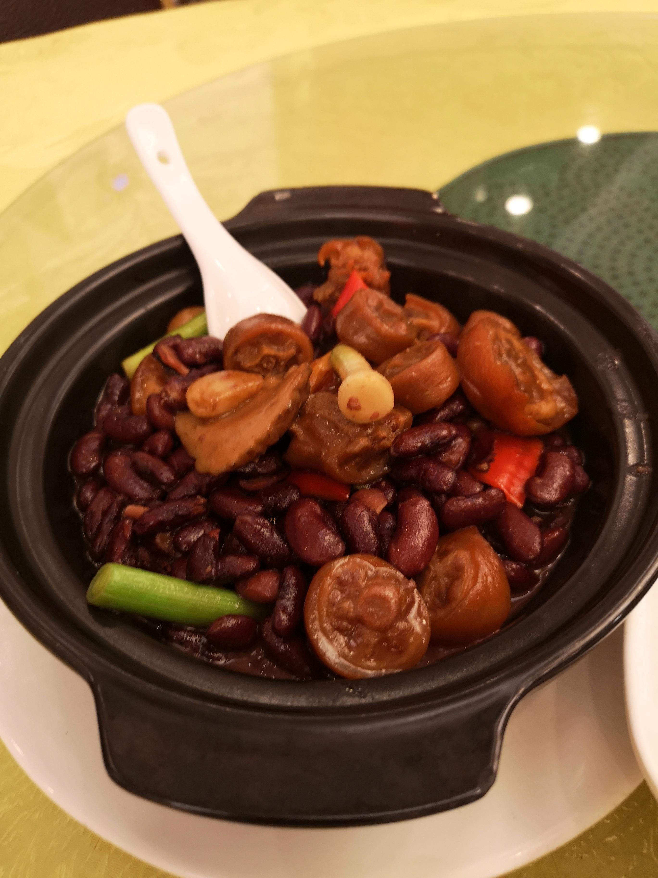 是出炉太久了? 但是红腰豆猪尾给了我意外惊喜. 入口微甜