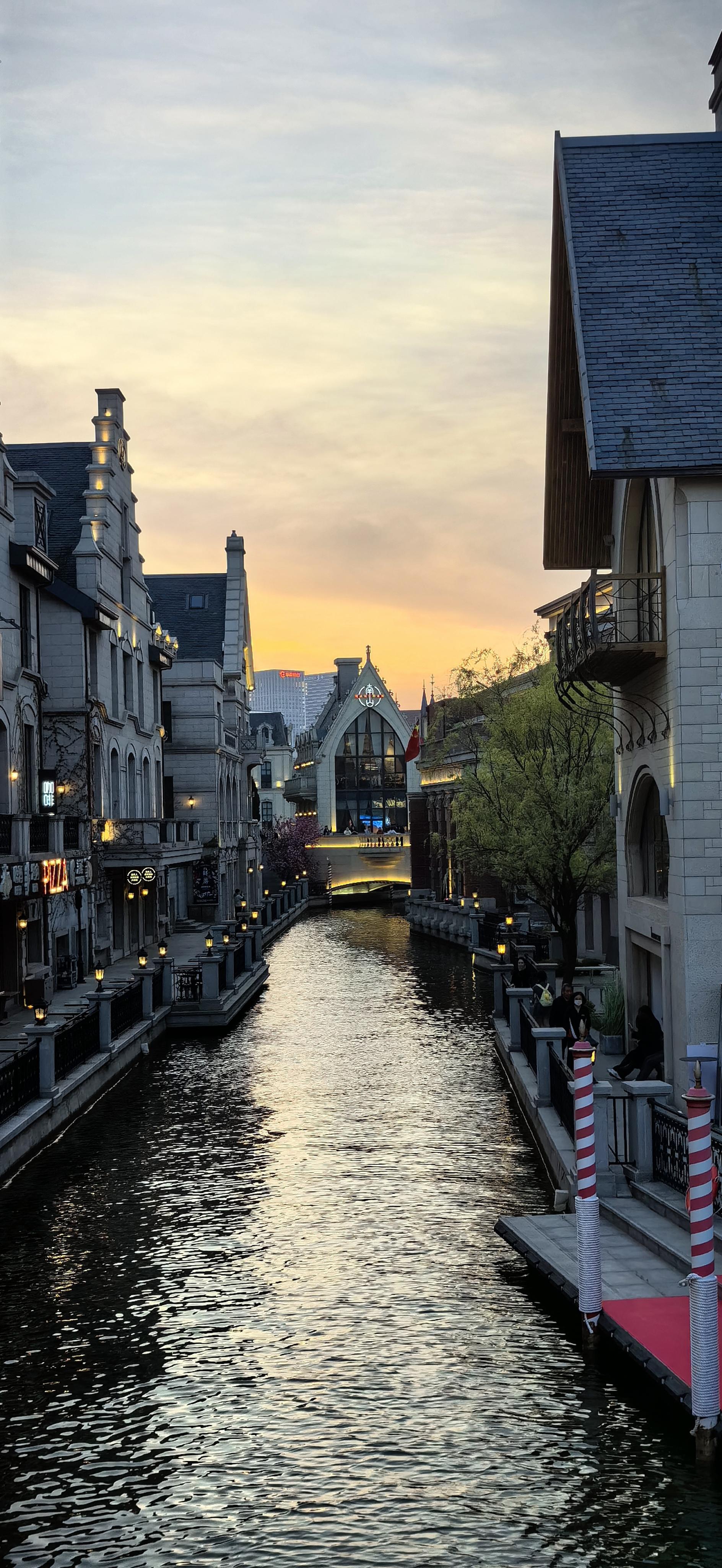 石斧 的想法: 大连威尼斯水城,美爆了