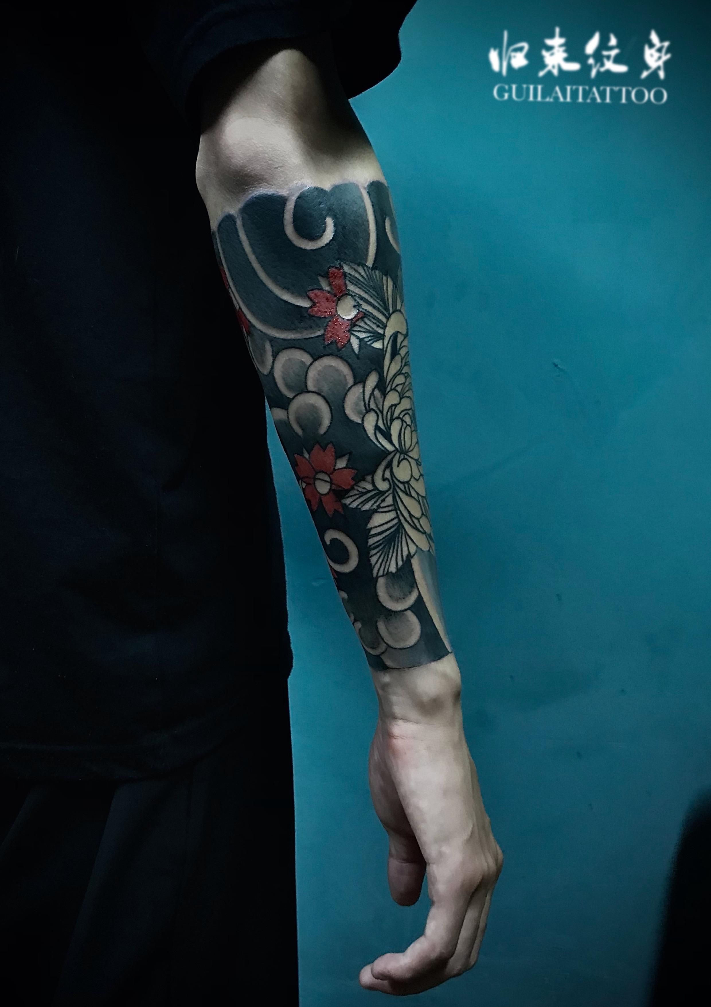 知乎用户igderh 的想法: 菊花半臂纹身