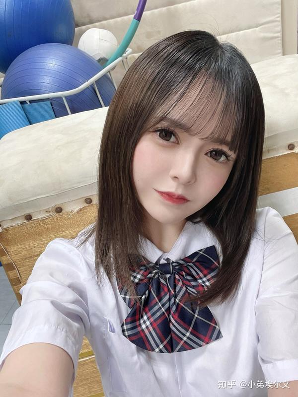 小弟埃尔文 的想法: 不努力,就等着被淘汰!阔别业界1年回归的巴掌脸美少女神木兰又出状况,跟AT社合作谈了两场商演后很快就… - 知乎
