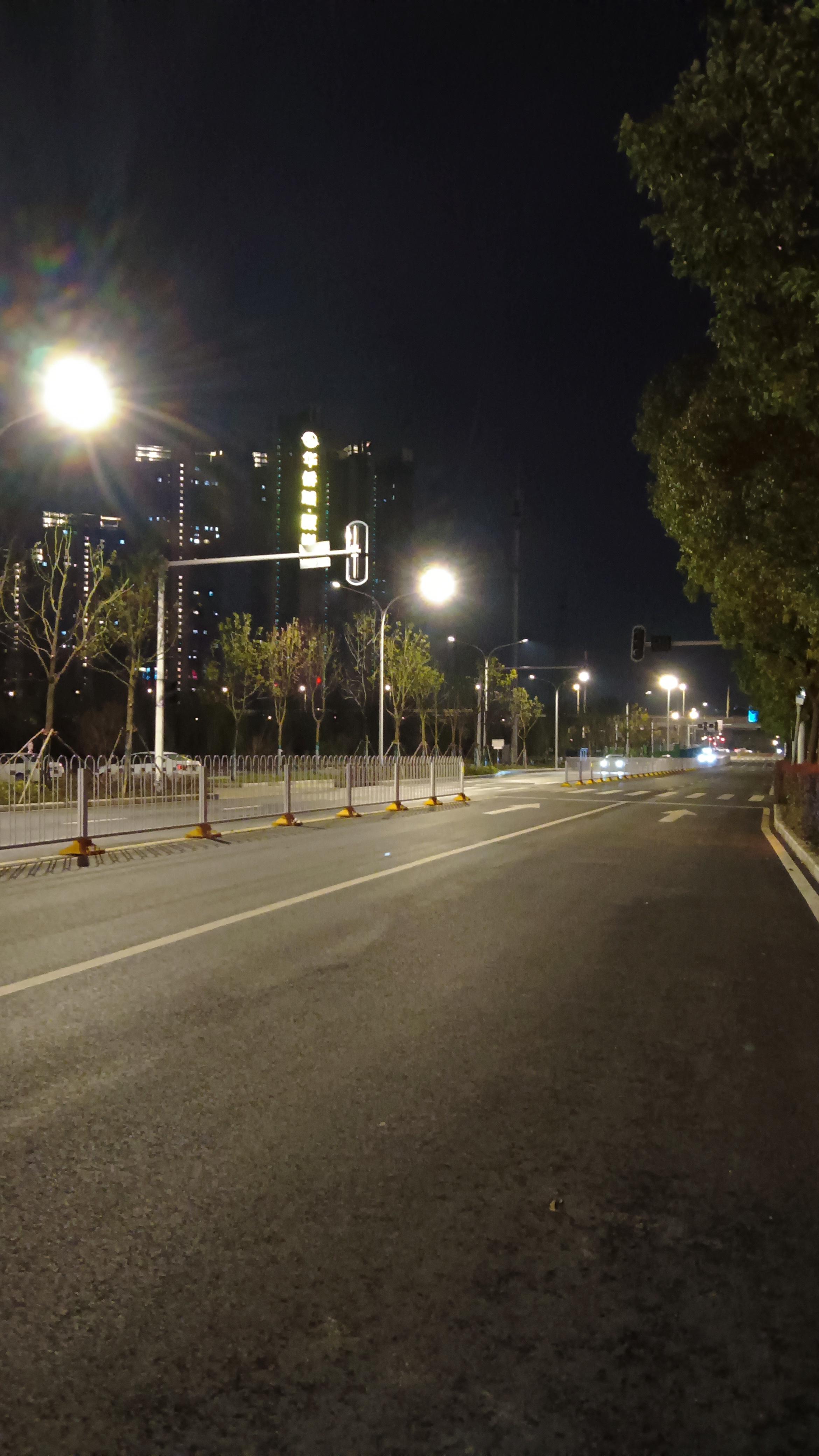 马路夜景图片真实图片