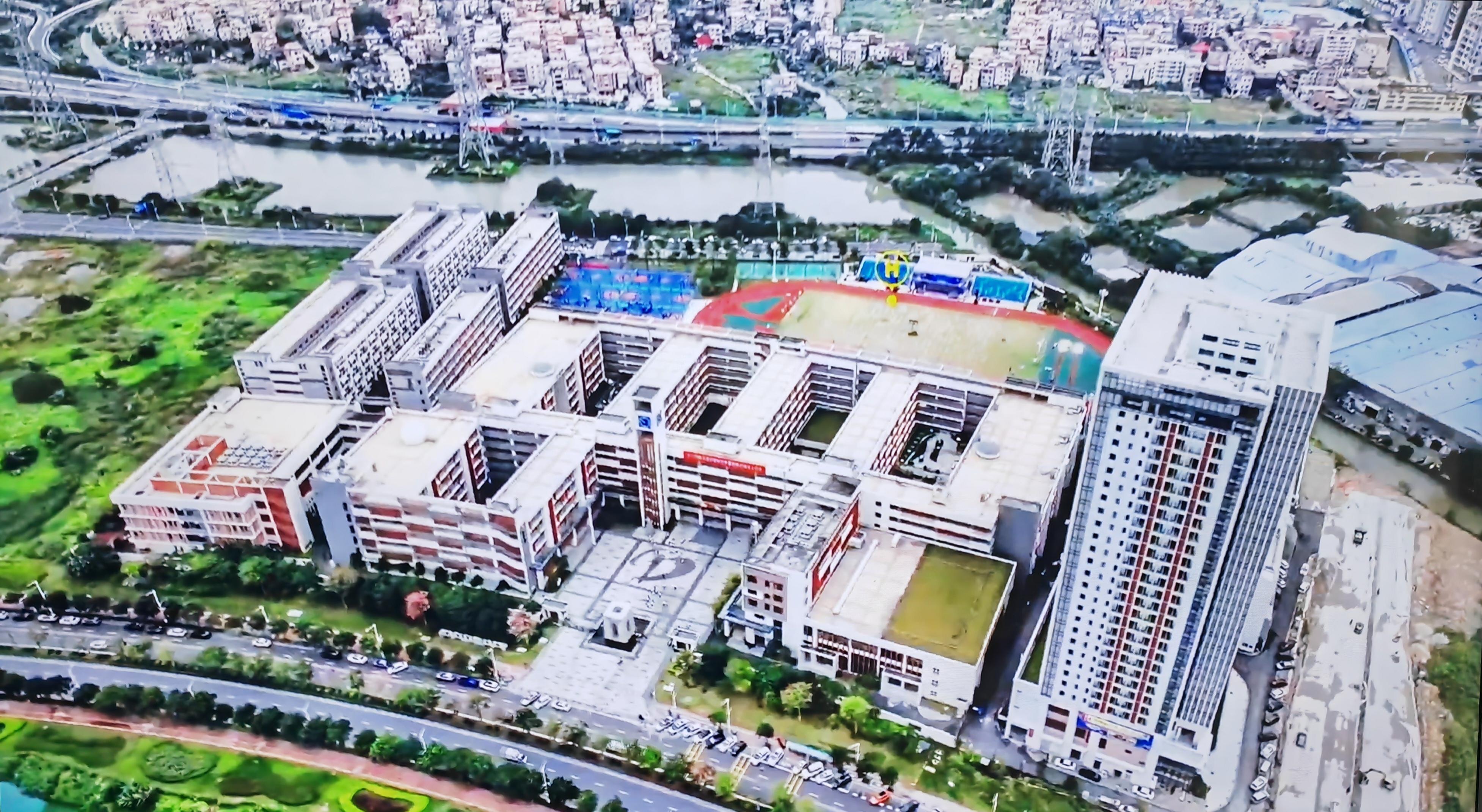 交叉点2020 的想法: 航拍下的一南 | 位于广东顺德的顺德一中西南学校