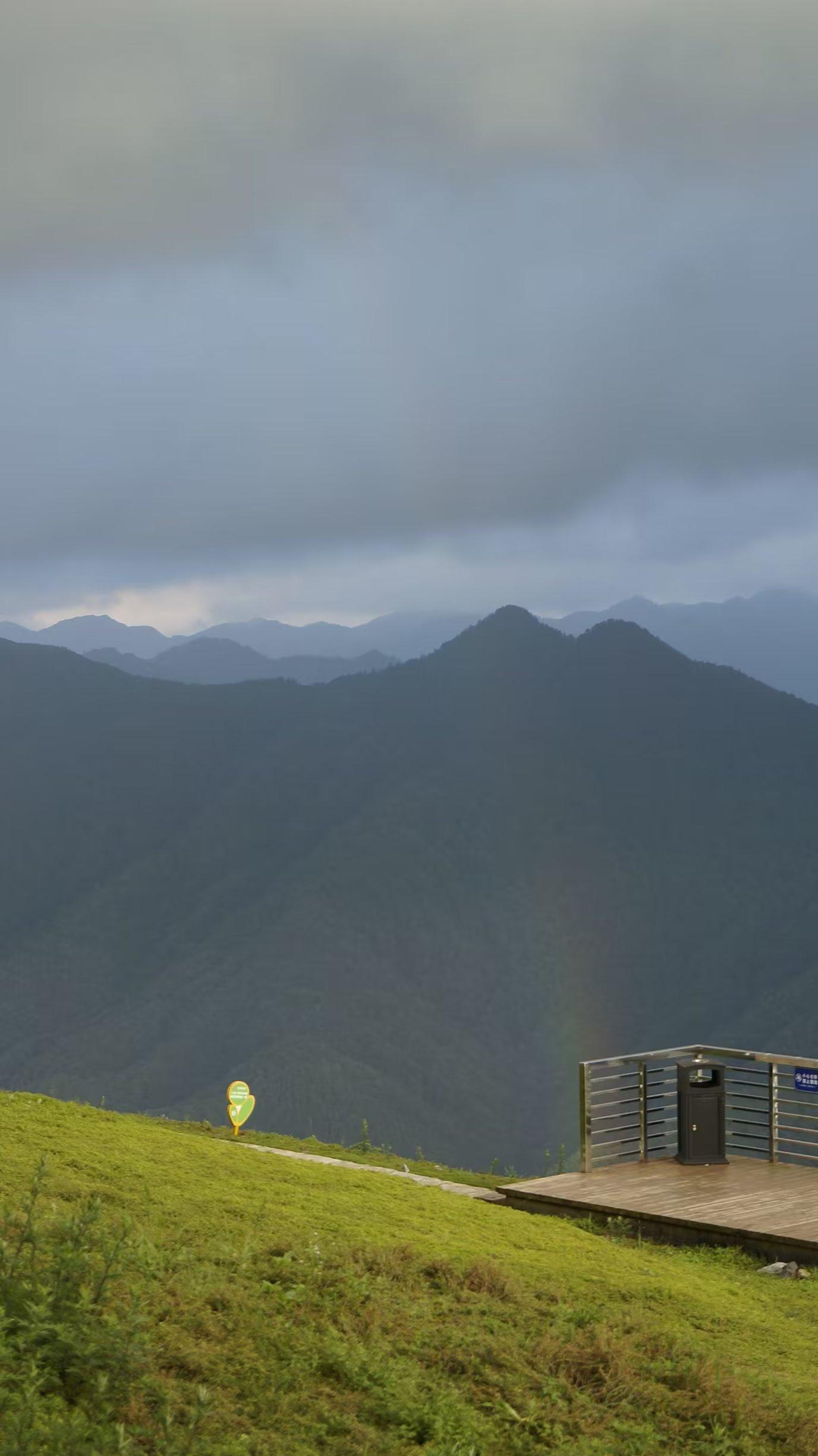 许靖 的想法: 金秋月圆秋风醉 | 金秋蟹香桂枝满,圆月星空食月形.
