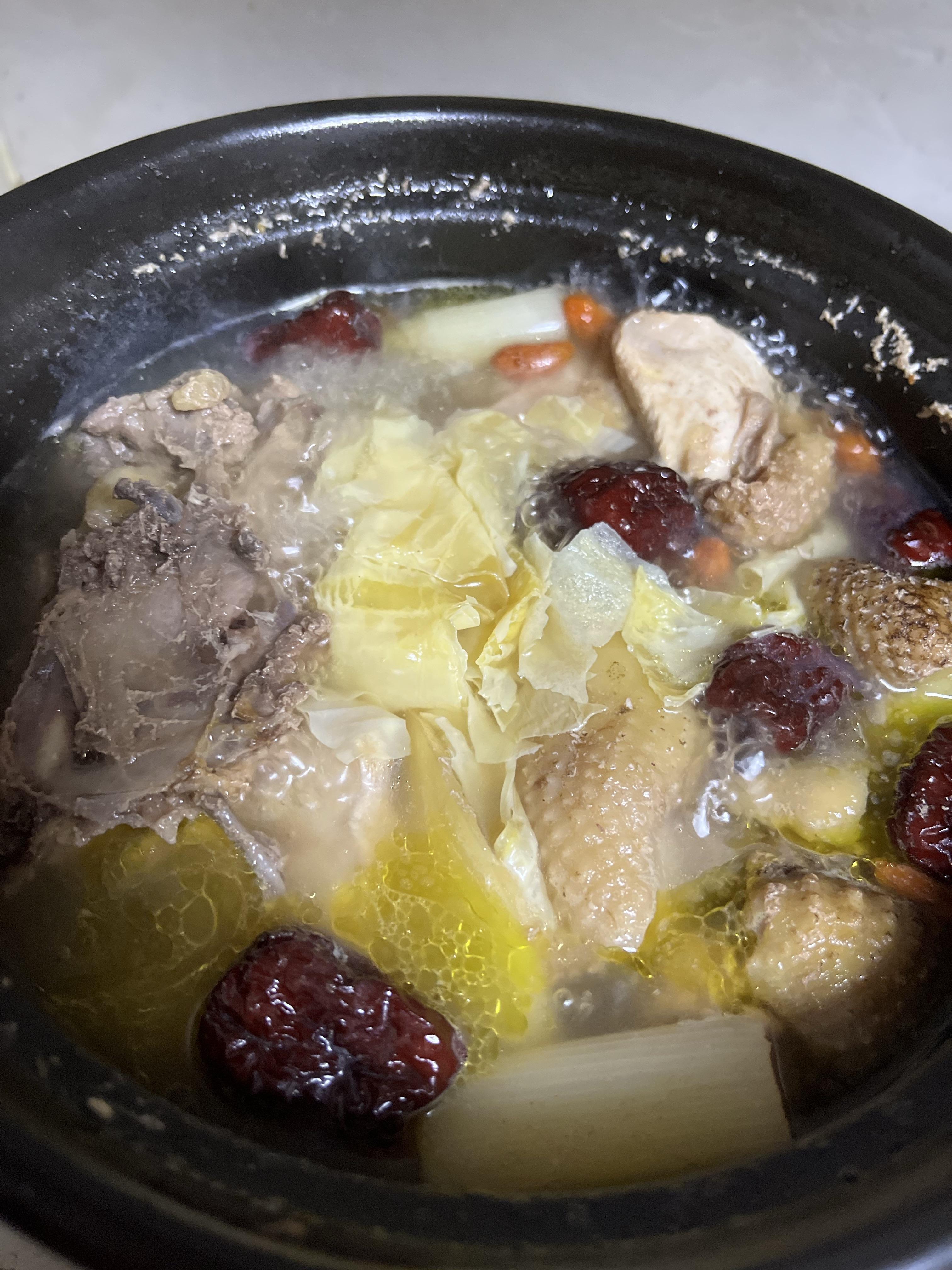 白芍药 的想法: 砂锅老母鸡炖汤 | 老公的手艺.