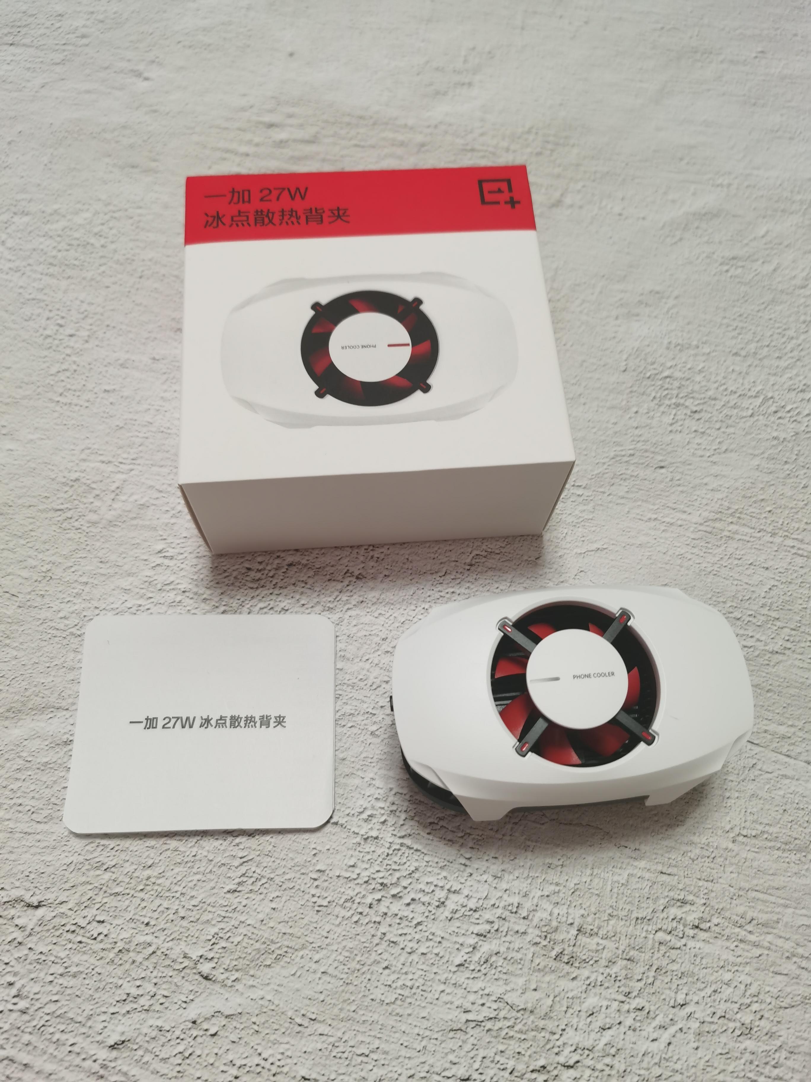 不少玩家头疼的难题一款好用的手机背夹散热器就能解决手机发热的问题