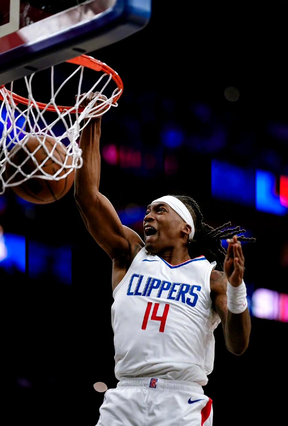 伦纳德致命封盖哈登1614快船108107逆转76人结束两连败本场比赛快船众