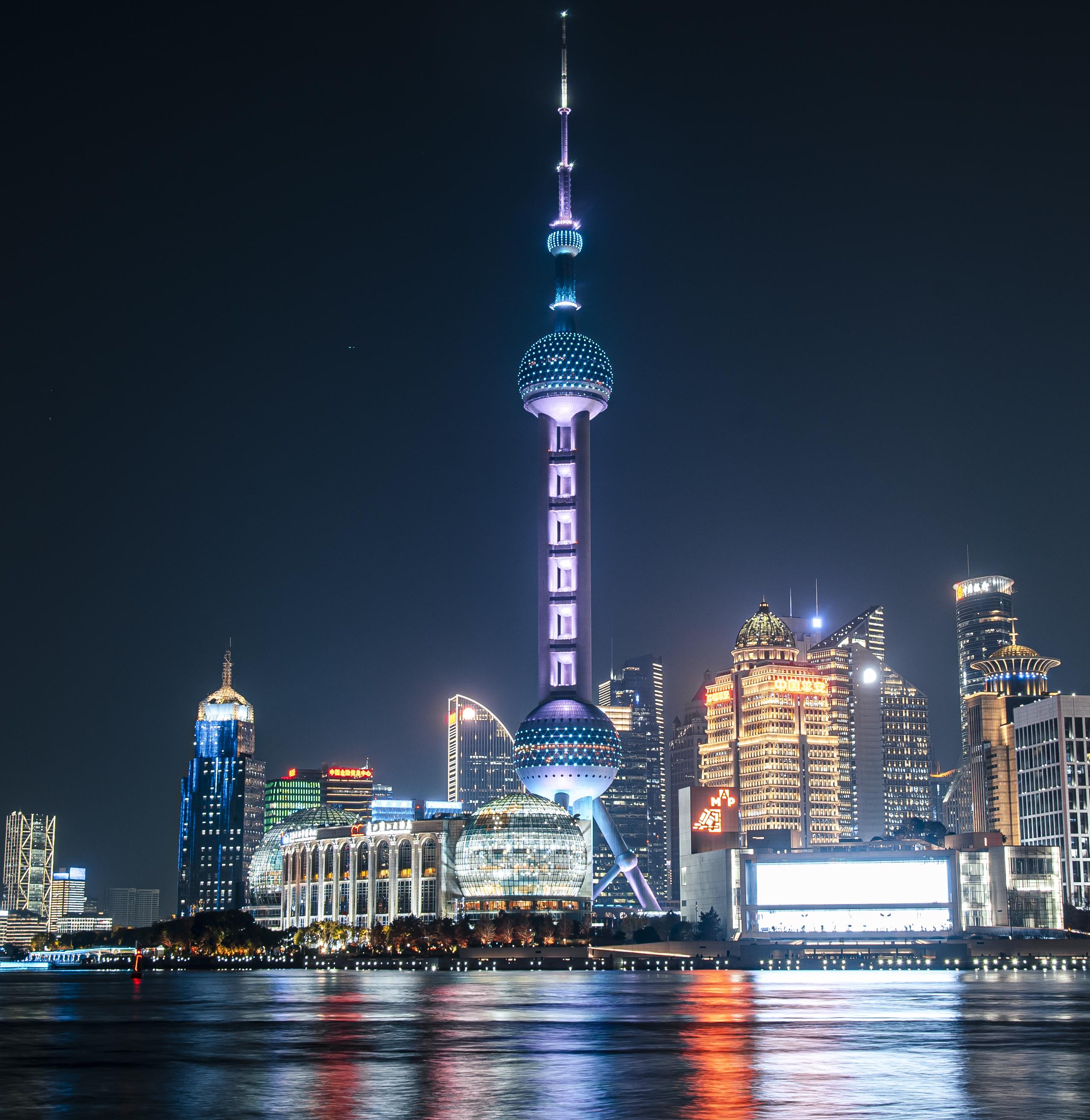 小虎 的想法: 夜幕中的上海陆家嘴