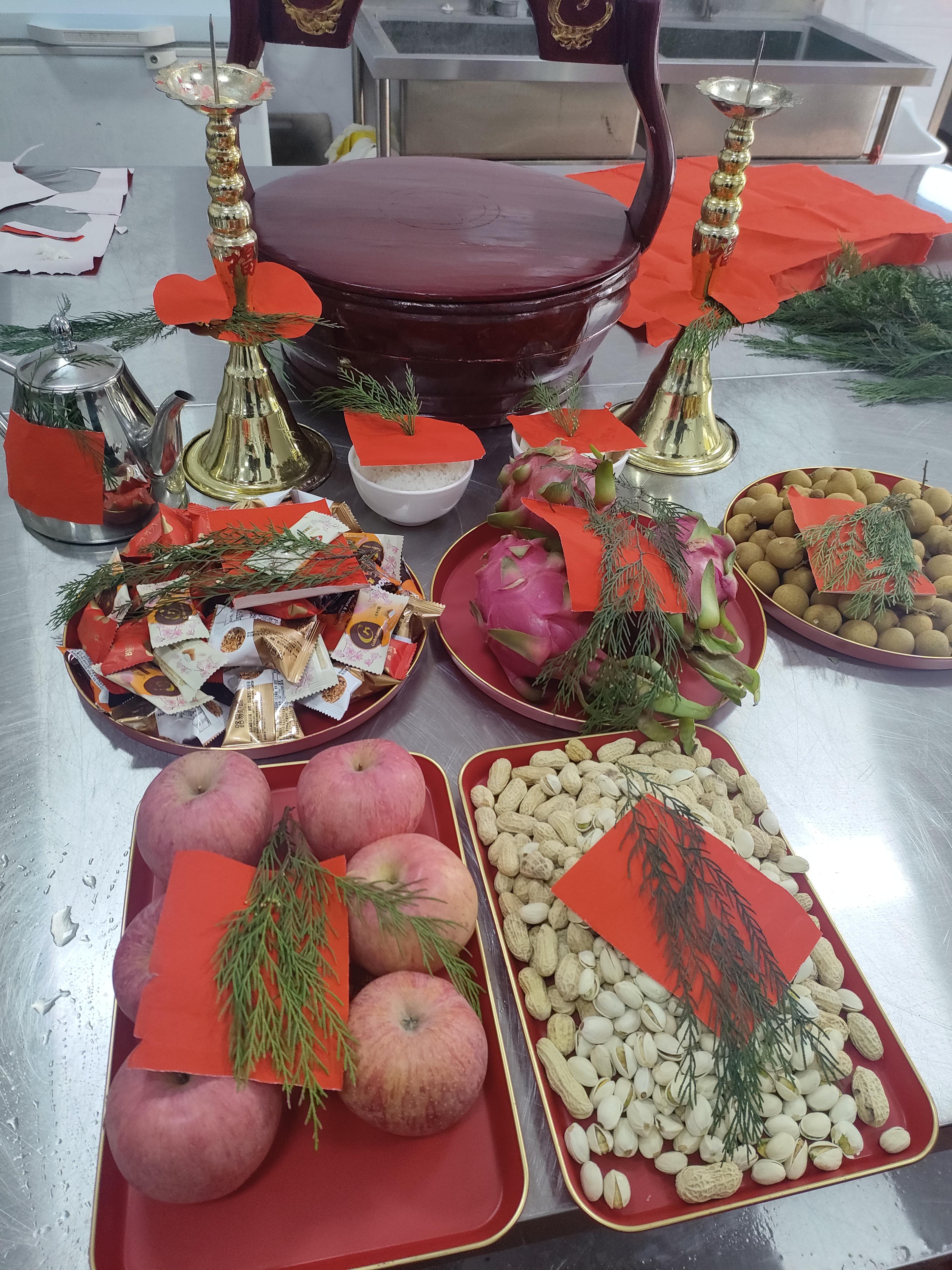 品西 的想法: 谢年 | 过年的仪式感一定要有的,希望新的一年保佑你我