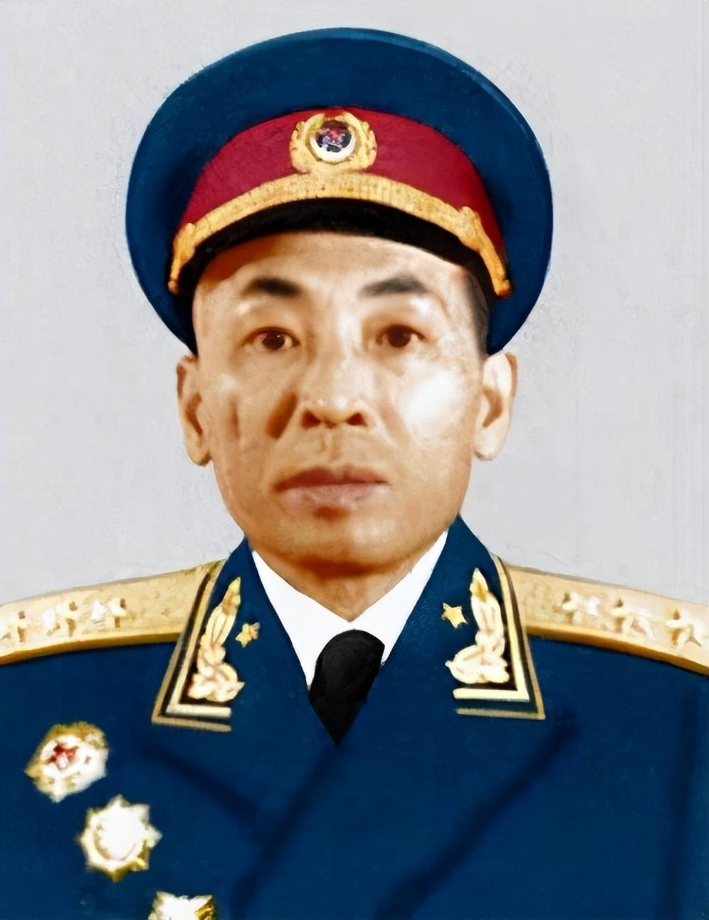 叶飞是粟裕手下第一猛将,两人的缘分从红军时期开始.