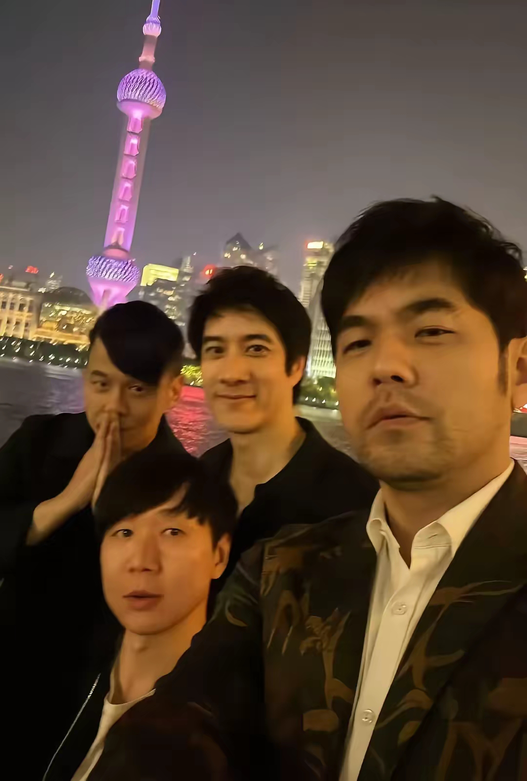 罗爷说法罗鸿 的想法: 周杰伦,王力宏,陶喆,林俊杰四大天王共聚上海滩